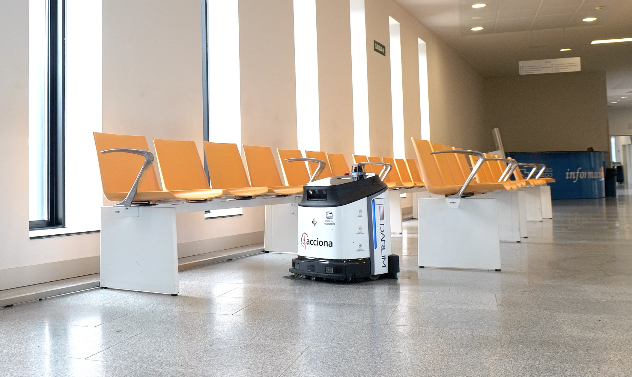 Phantas bij oplaadstation